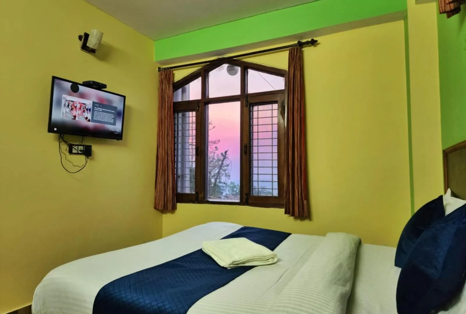 *** Hotel Boho Stays Near Mall Shimla India