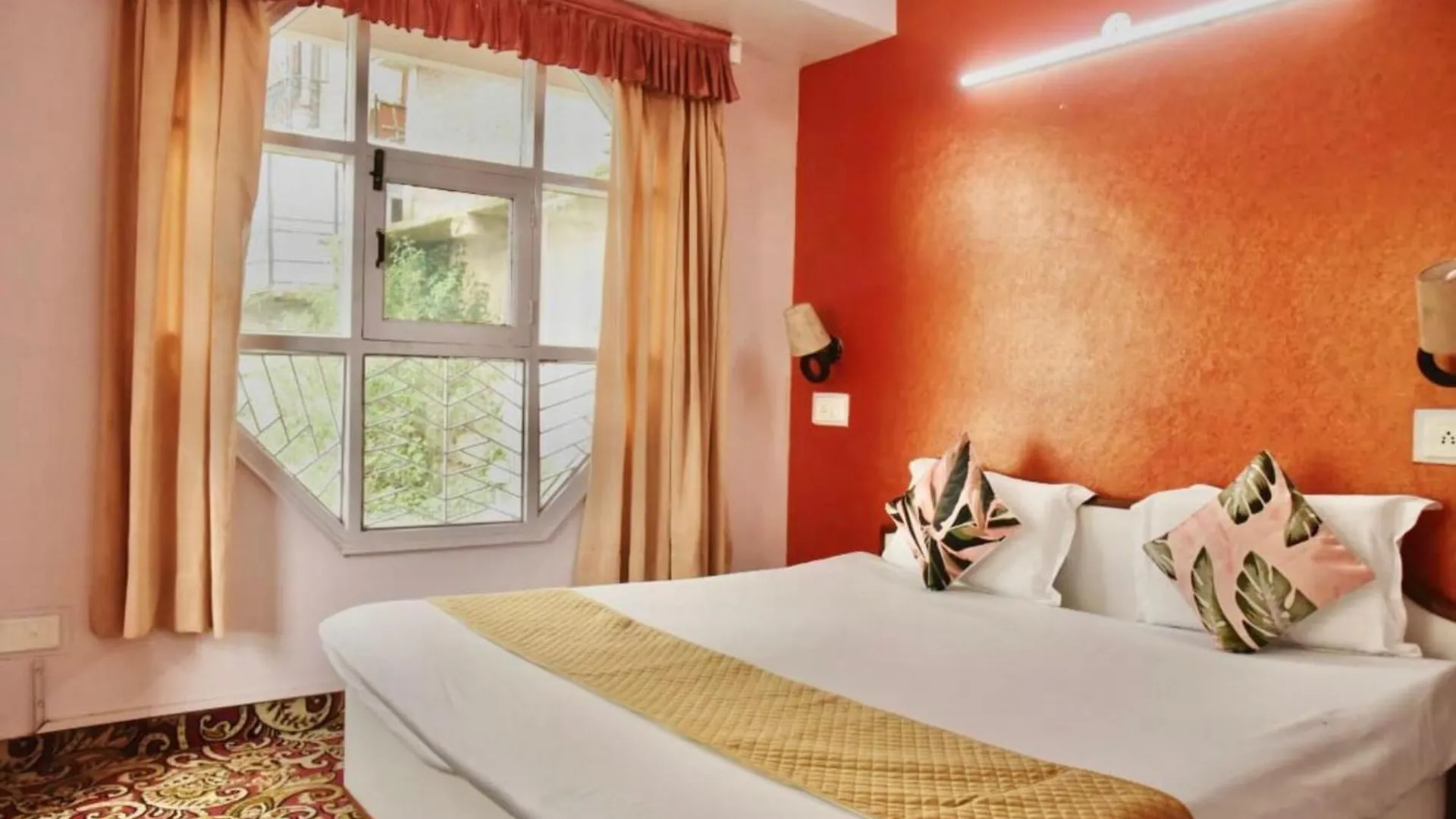 Boho Stays Near Mall Shimla Hotel